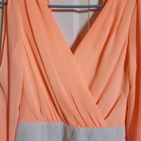 Gorgeous romper. Willy Jay's. Size S. Neon orange top and Ivory shorts. - Picture 4 of 7